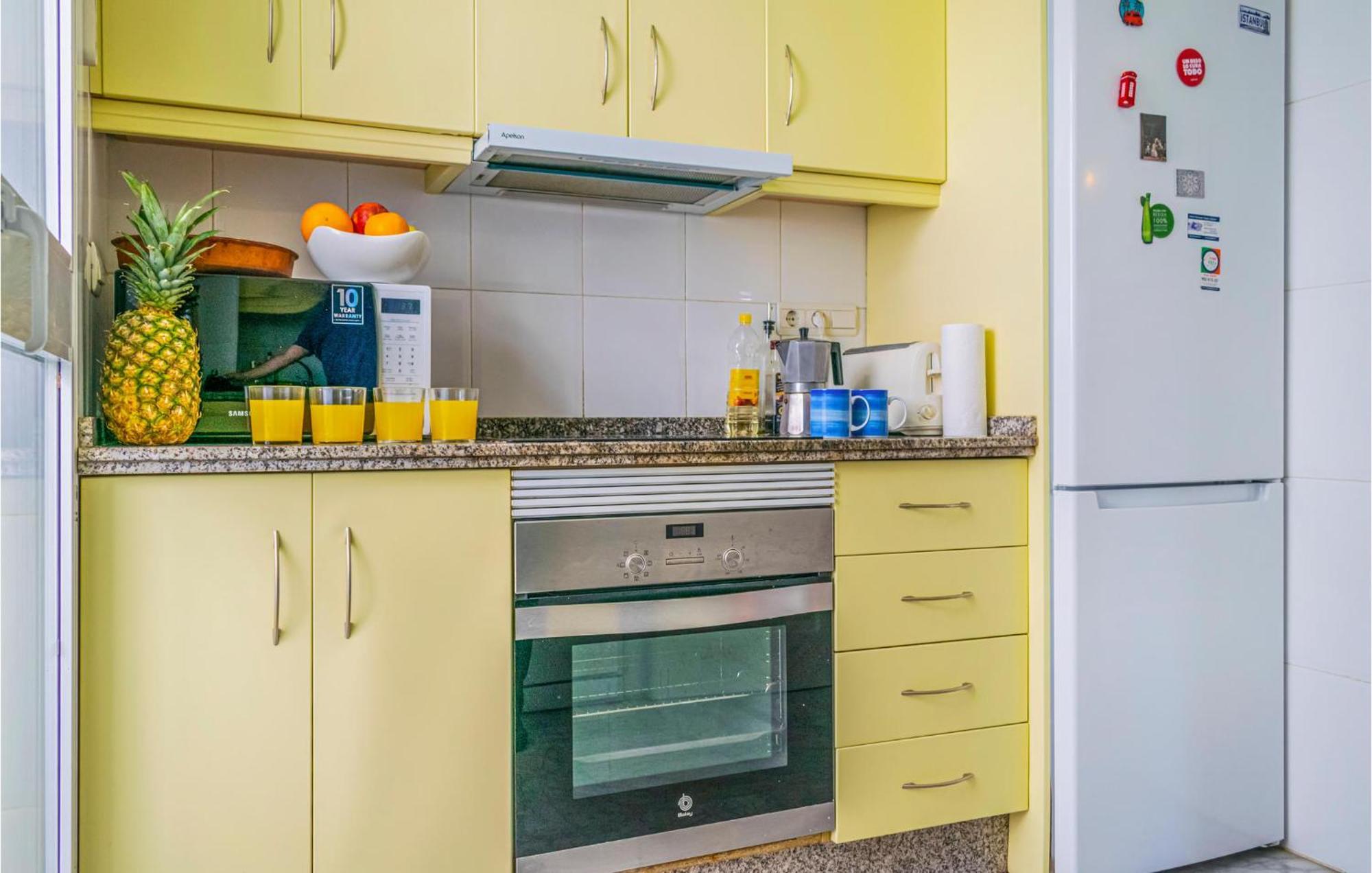 Lovely Apartment In Marbella With Kitchenette Eksteriør bilde