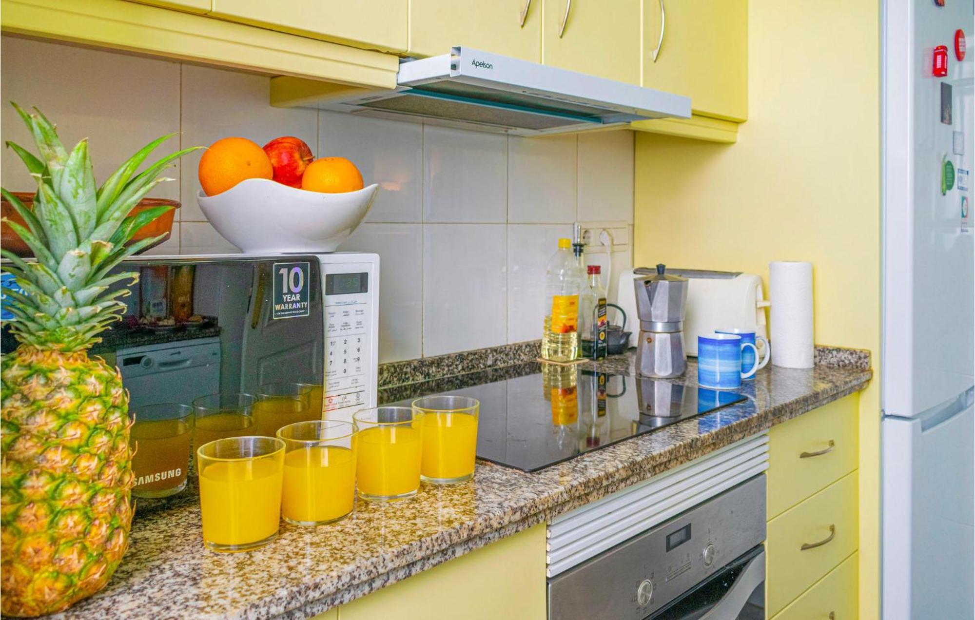 Lovely Apartment In Marbella With Kitchenette Eksteriør bilde
